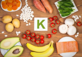 کمبود ویتامین K چه بلایی سر بدن می‌آورد؟؛ این علائم را جدی بگیرید